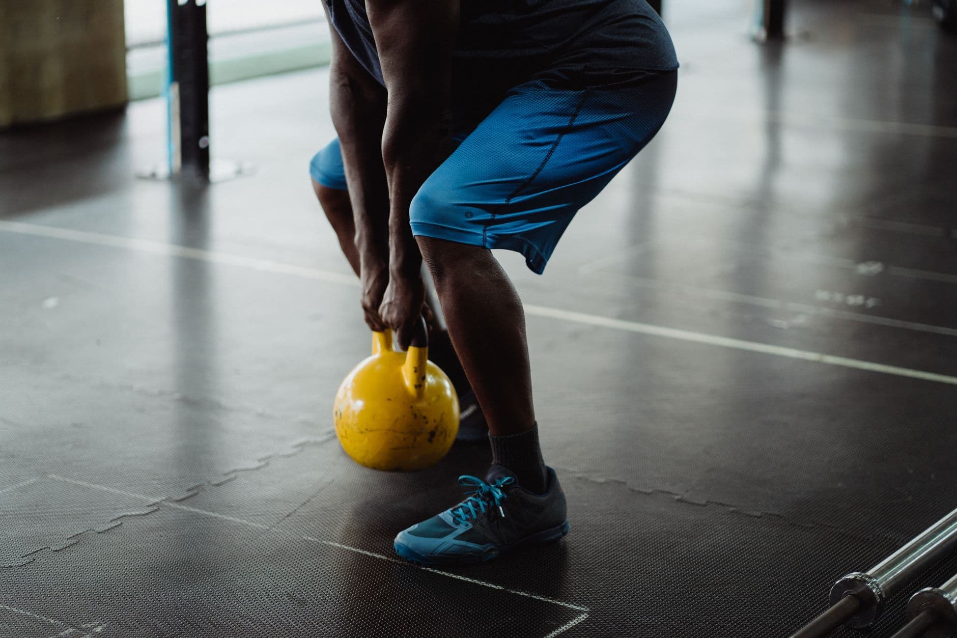 Functional strength training with kettlebells and box jumps